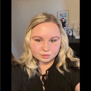 Meet your Posher, Courtney